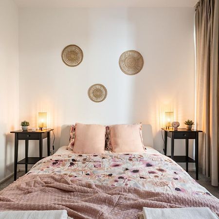 Home Of Serenity - 2 Bdr, Free Parking And Terrace 부다페스트 외부 사진