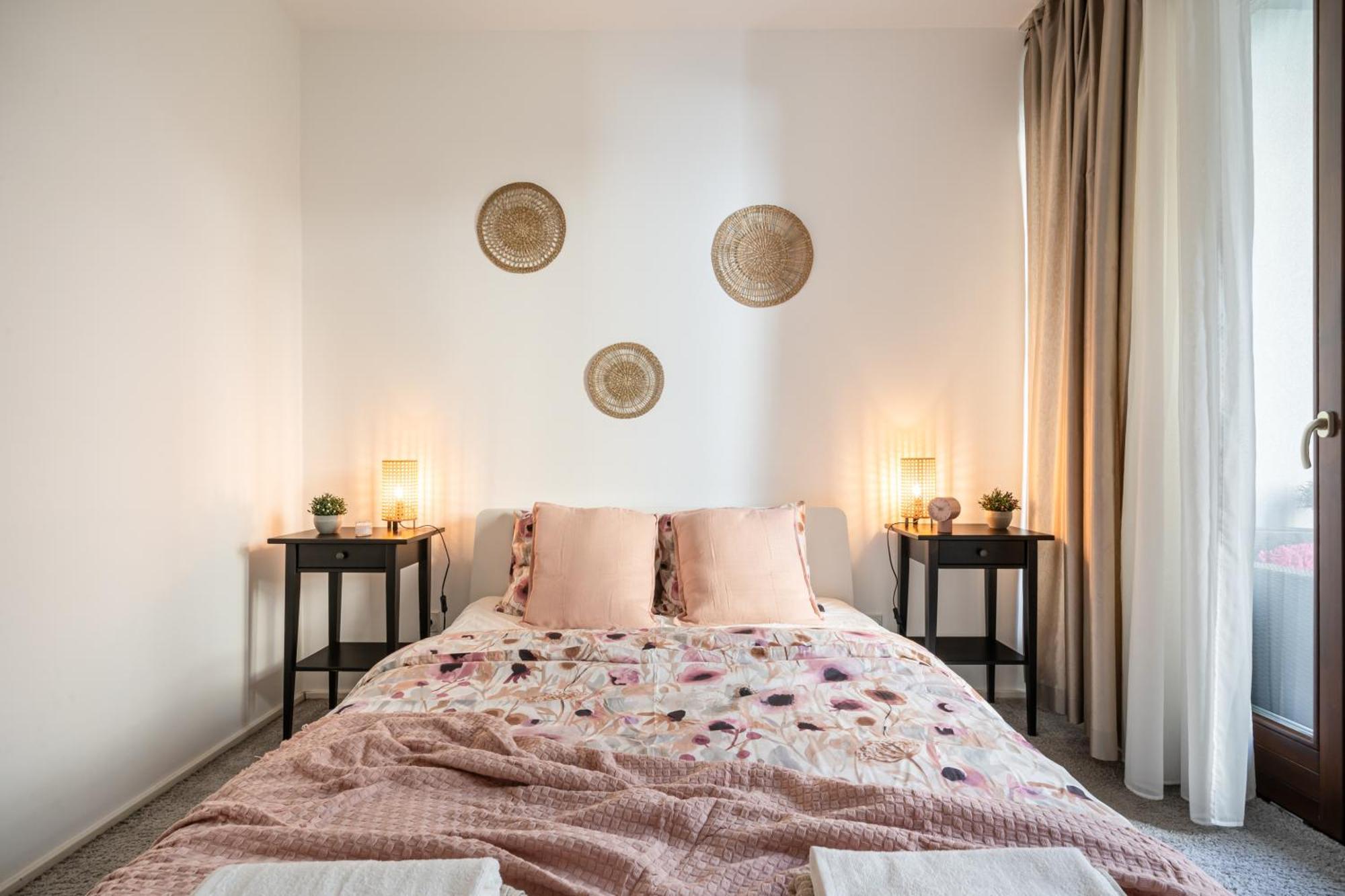 Home Of Serenity - 2 Bdr, Free Parking And Terrace 부다페스트 외부 사진