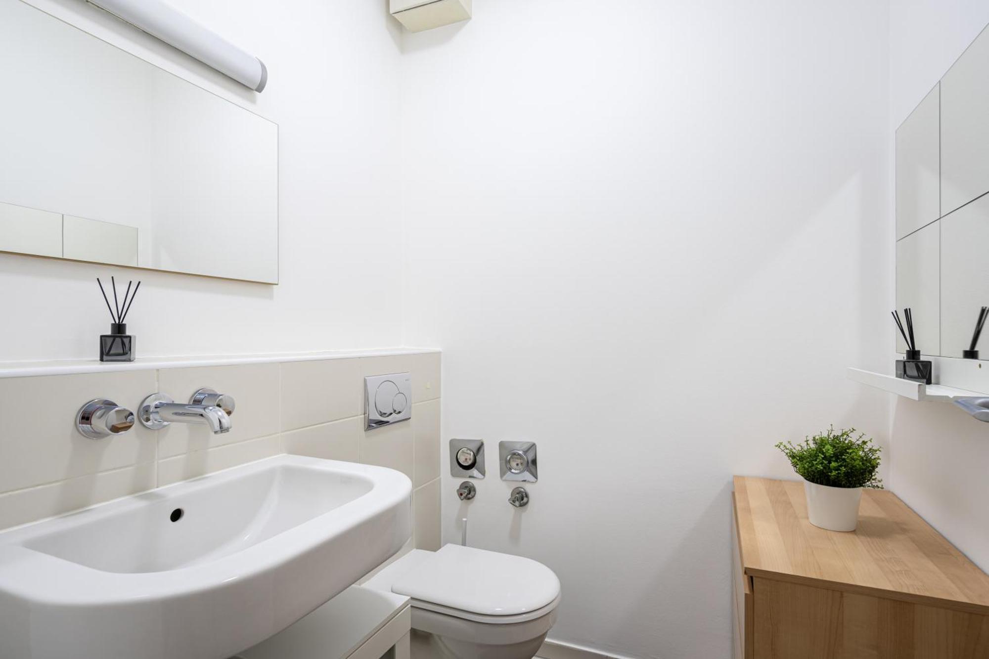 Home Of Serenity - 2 Bdr, Free Parking And Terrace 부다페스트 외부 사진