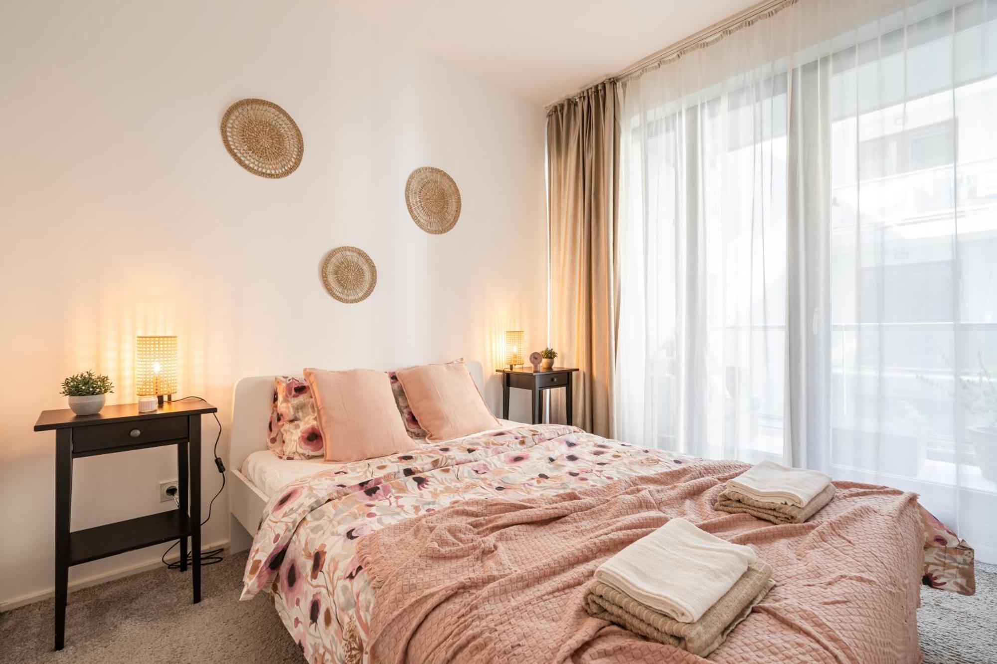 Home Of Serenity - 2 Bdr, Free Parking And Terrace 부다페스트 외부 사진